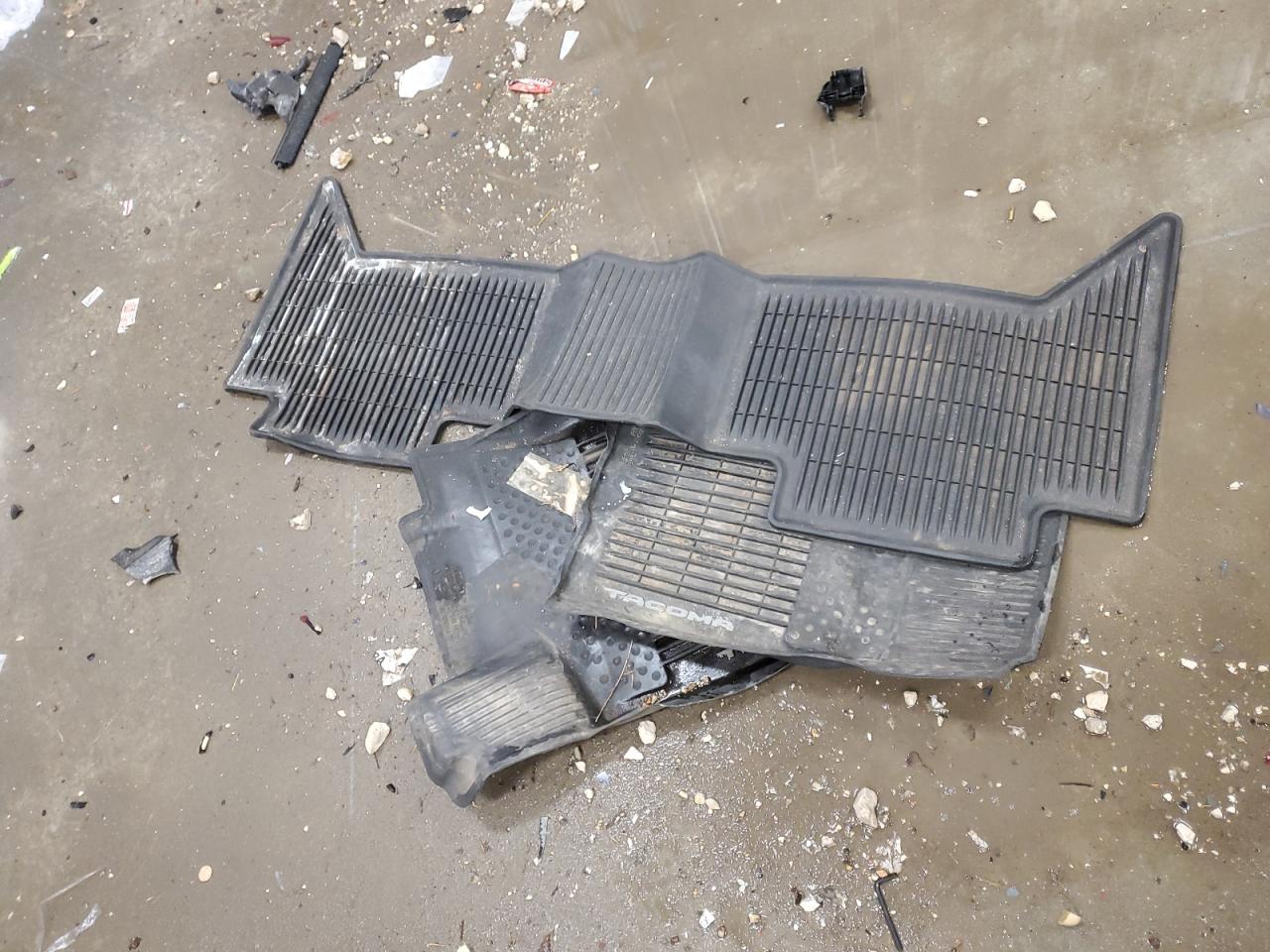 2017 Toyota Tacoma VIN 3TMAZ5CN1HM044547 Copart auction photo, front end damage thumbnail 13