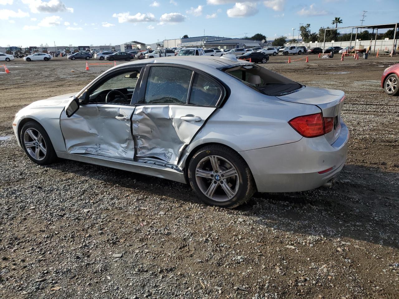 2015 BMW 3er VIN WBA3C1C53FP851742 Copart auction photo, side damage thumbnail 2