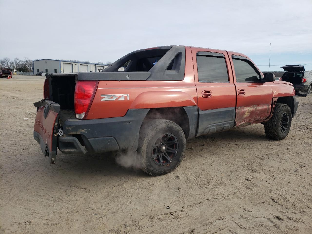2003 Chevrolet Avalanche VIN 3GNEK13T93G195017 Copart auction photo, side / rear end damage thumbnail 3