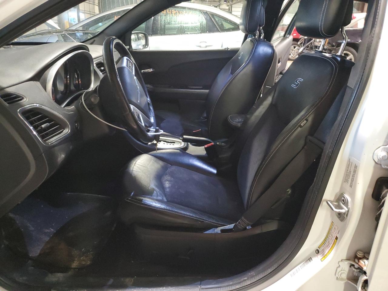 2011 Chrysler 200 VIN 1C3BC8FG8BN596875 Copart auction photo, side / minor dent/scratches damage thumbnail 7