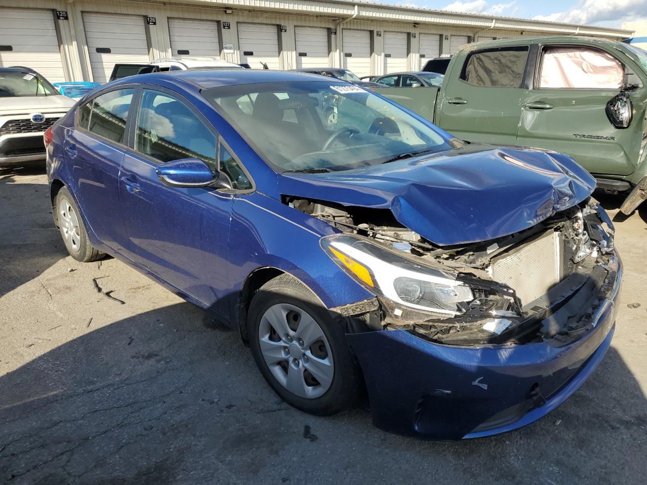 2018 KIA Forte VIN 3KPFK4A76JE168385 Copart auction photo, front end damage thumbnail 4