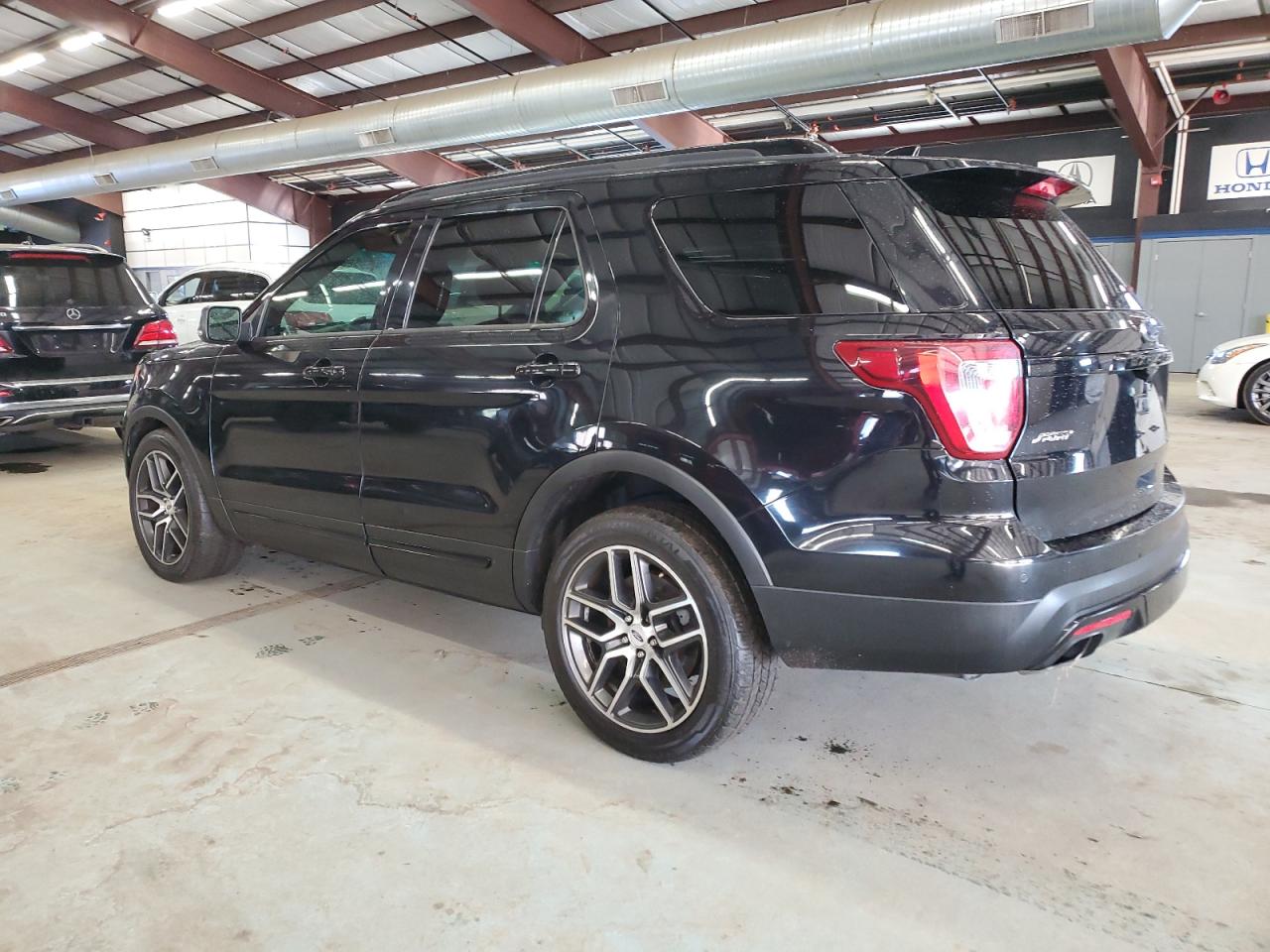 2016 Ford Explorer VIN 1FM5K8GT1GGA02335 Copart auction photo, minor dent/scratches damage thumbnail 2