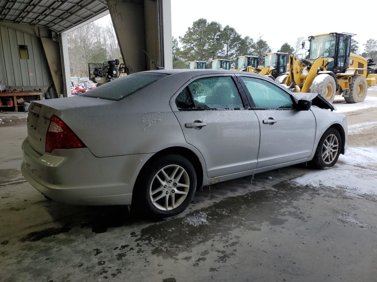 2010 Ford Fusion VIN 3FAHP0GA0AR414819 Copart auction photo, front end / minor dent/scratches damage thumbnail 3