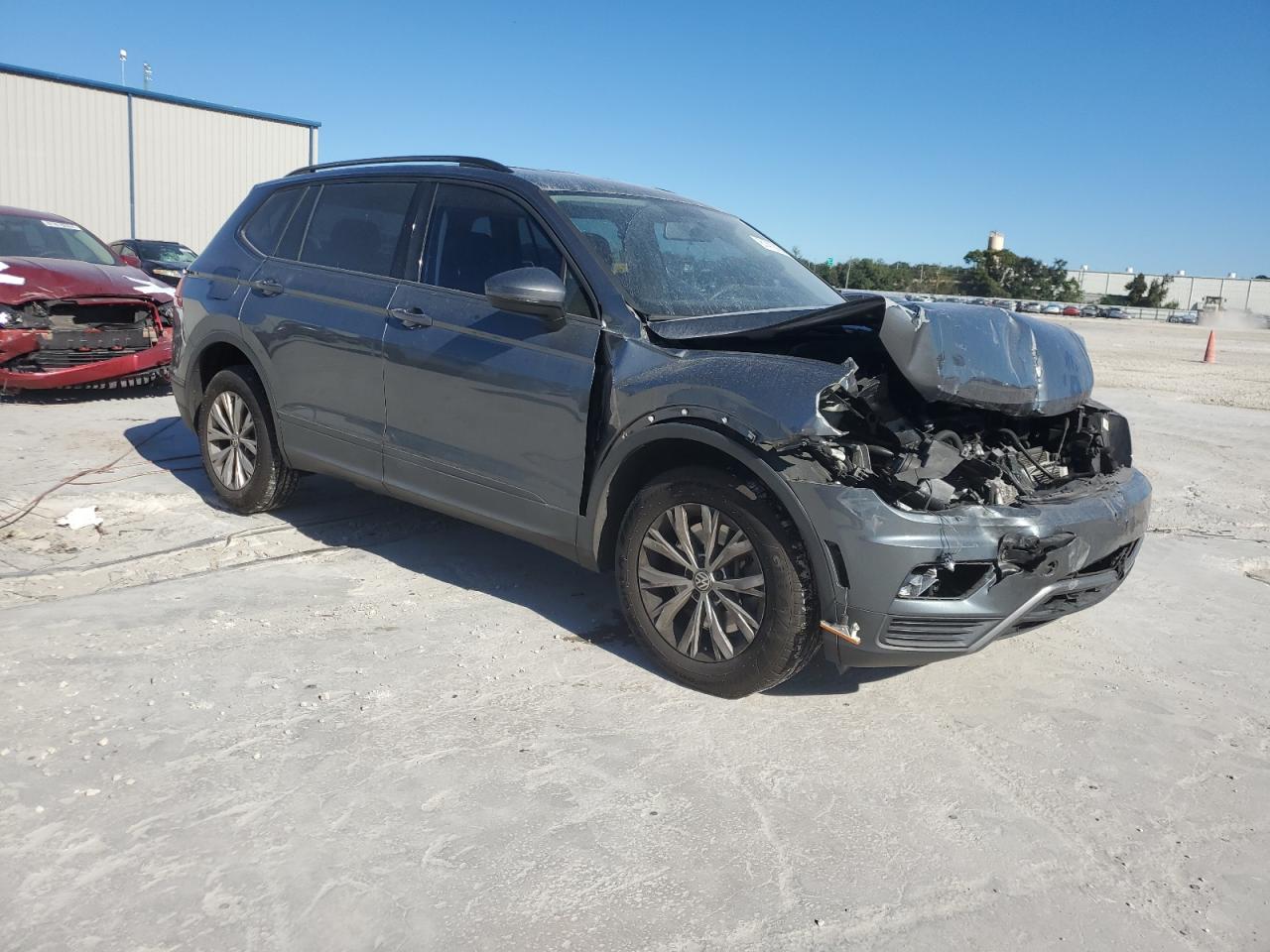 2020 Volkswagen Tiguan VIN 3VV0B7AX6LM012347 Copart auction photo, front end damage thumbnail 4