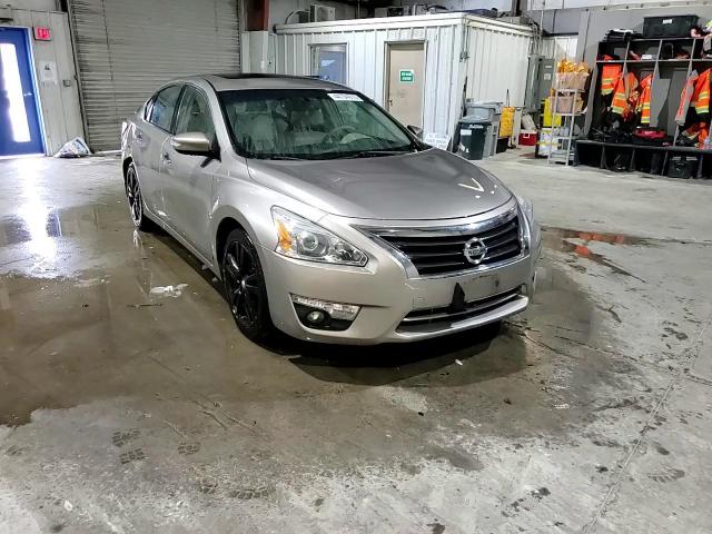 2013 Nissan Altima VIN 1N4BL3AP4DC155707 Copart auction photo, side / rear end damage thumbnail 13