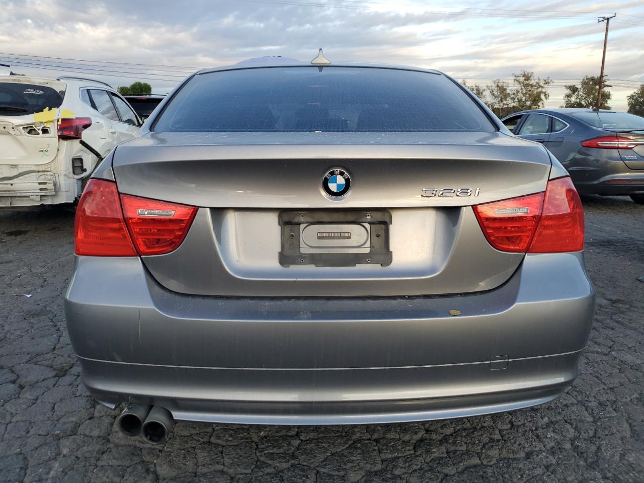 2011 BMW 3er VIN WBAPH5G59BNM75641 Copart auction photo, side damage thumbnail 6