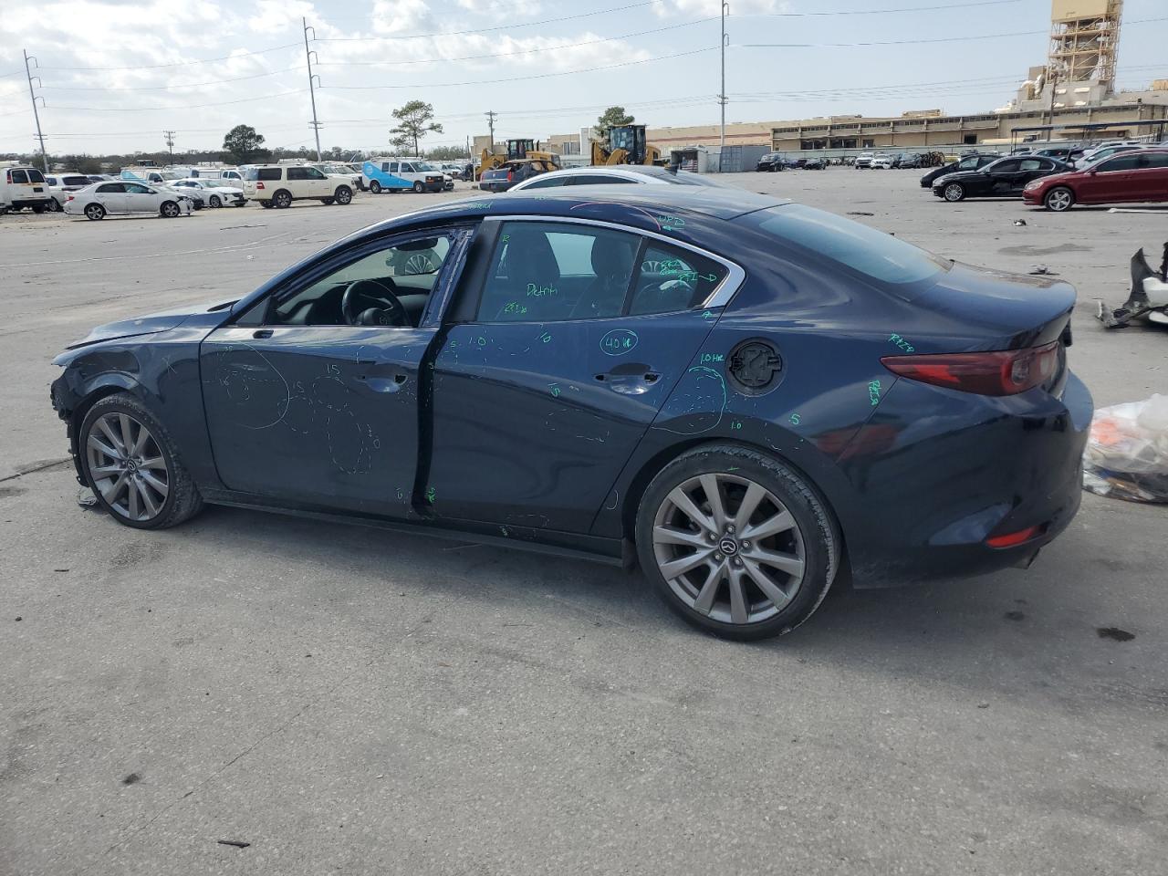 2022 Mazda 3 VIN 3MZBPABL1NM300262 Copart auction photo, front end / side damage thumbnail 2
