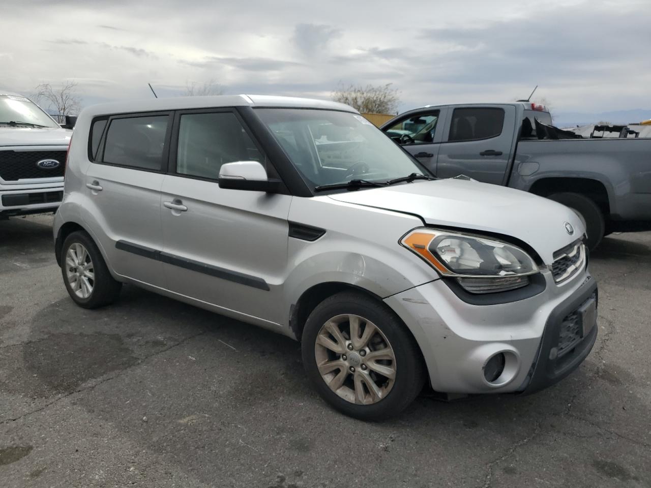 2013 KIA Soul VIN KNDJT2A62D7571724 Copart auction photo, front end damage thumbnail 4