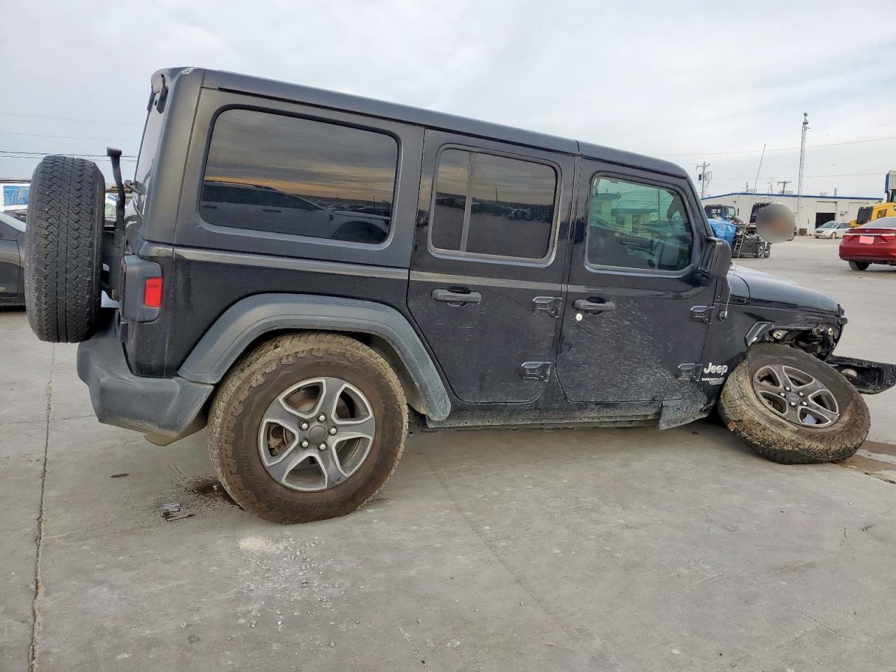 2018 Jeep Wrangler VIN 1C4HJXDG8JW120479 Copart auction photo, all over / undercarriage damage thumbnail 3