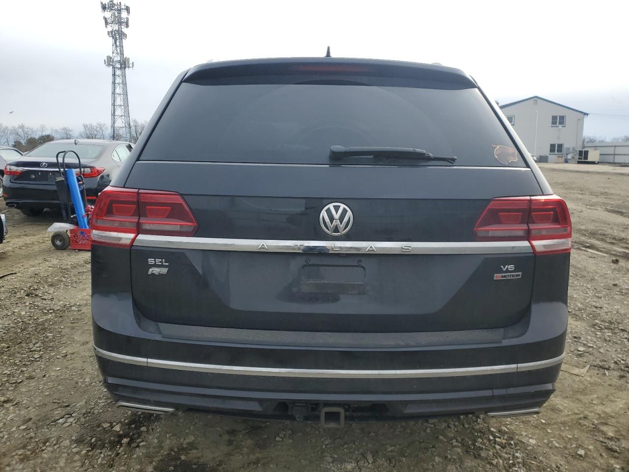 2018 Volkswagen Atlas VIN 1V2RR2CA2JC529199 Copart auction photo, front end damage thumbnail 6