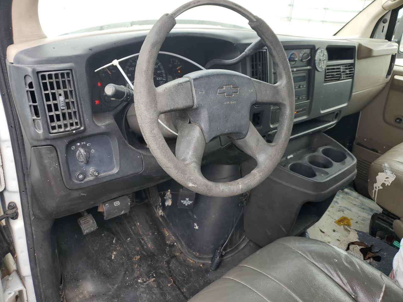2006 Chevrolet Express VIN 1GCFG15X161209347 Copart auction photo, rear end damage thumbnail 8