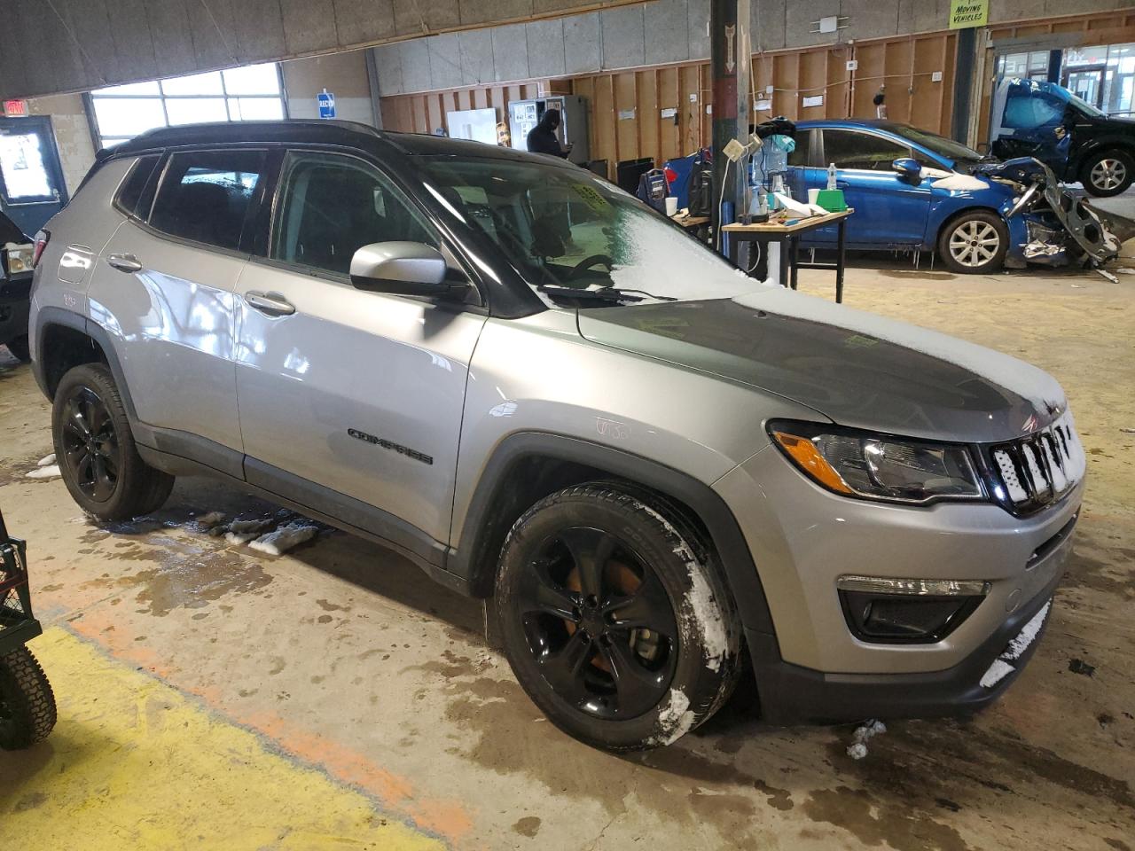 2018 Jeep Compass VIN 3C4NJDBB0JT320416 Copart auction photo, front end / mechanical damage thumbnail 4