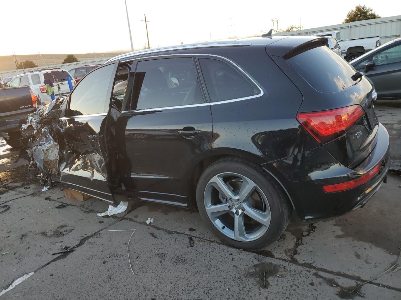 2014 Audi Q5 VIN WA1WGAFP8EA039253 Copart auction photo, front end / side damage thumbnail 2