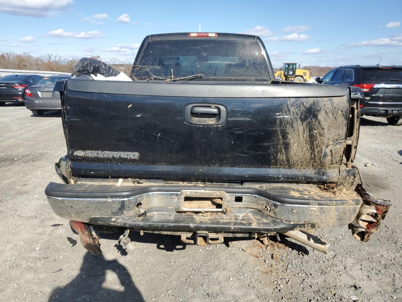 2006 Chevrolet Silverado VIN 1GCHK23D26F197587 Copart auction photo, water/flood / all over damage thumbnail 6