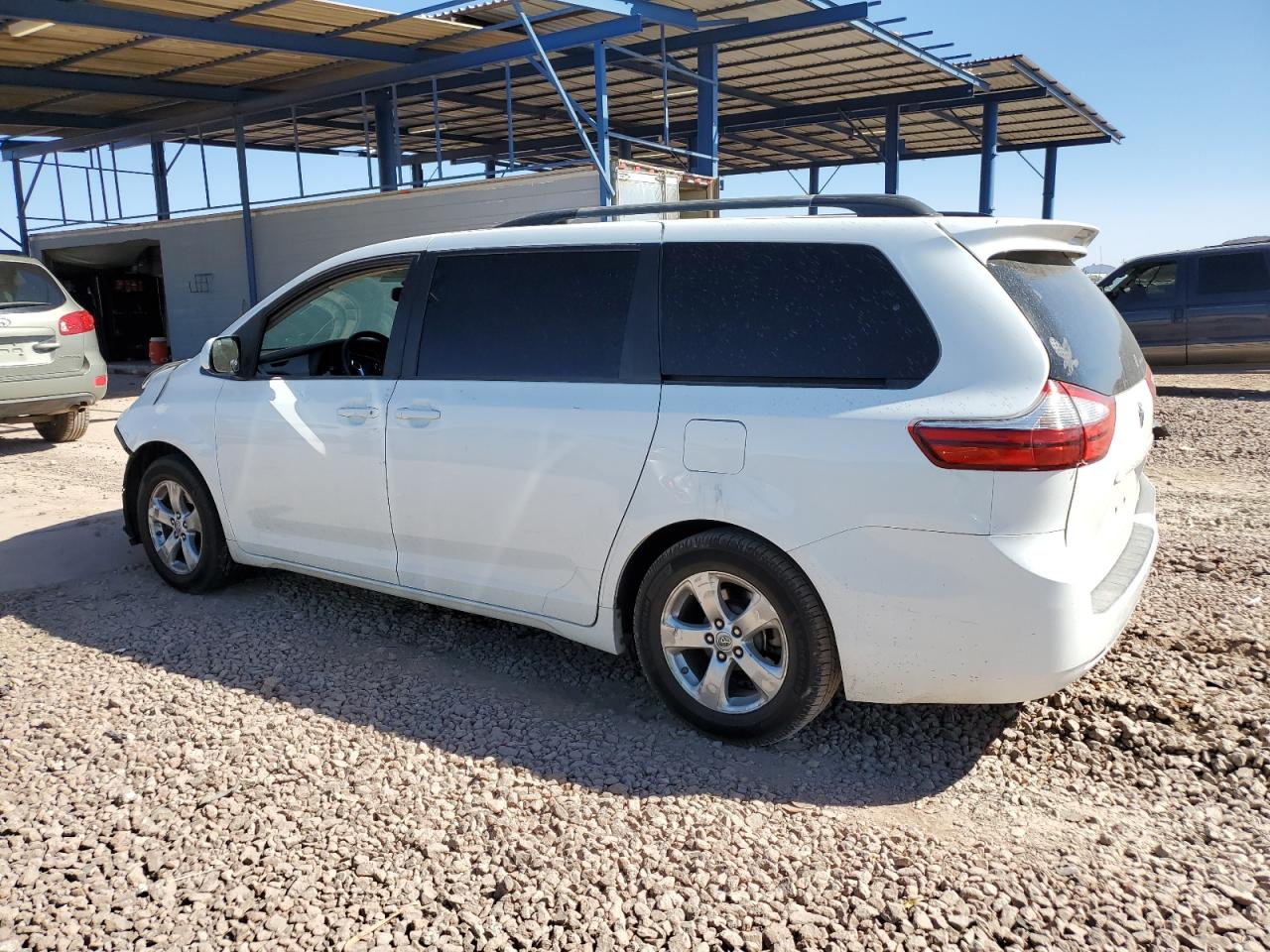 2015 Toyota Sienna VIN 5TDKK3DCXFS612995 Copart auction photo, front end damage thumbnail 2