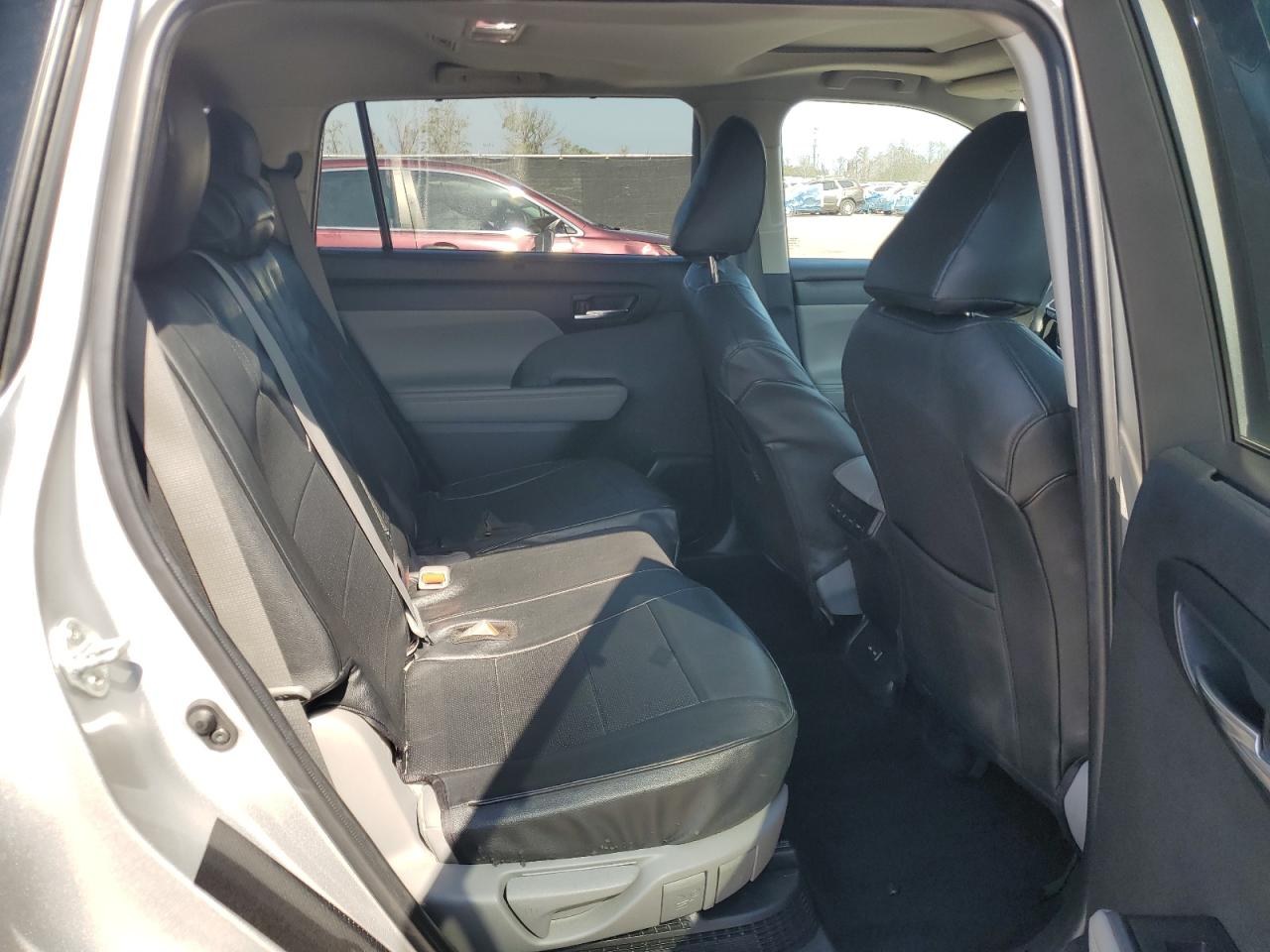 2022 Toyota Highlander VIN 5TDGARAH8NS514820 Copart auction photo, rear end / front end damage thumbnail 11