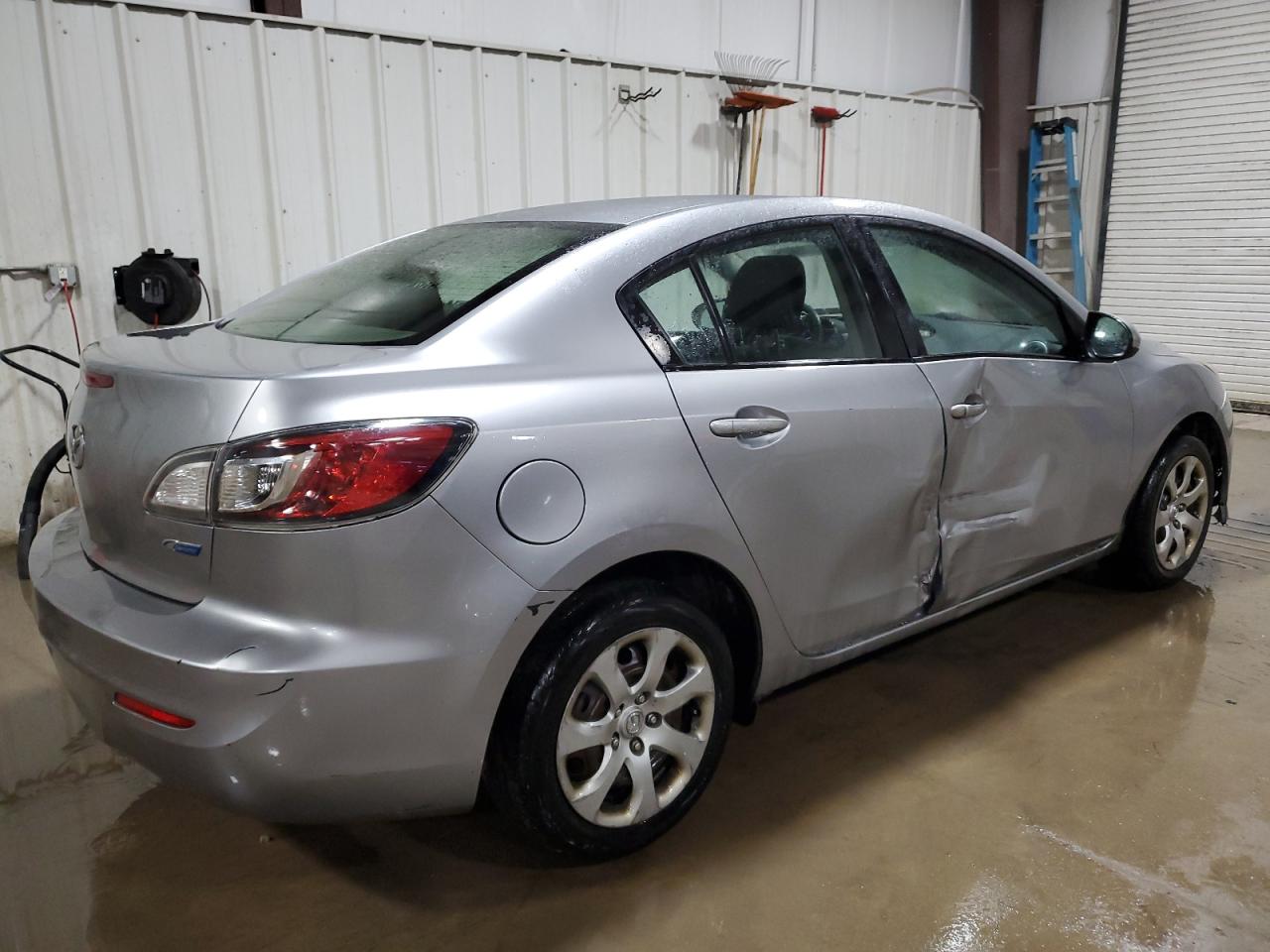2013 Mazda 3 VIN JM1BL1UP8D1832005 Copart auction photo, side / front end damage thumbnail 3