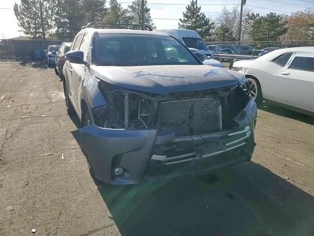 2019 Toyota Highlander VIN 5TDJZRFH0KS934204 Copart auction photo, all over damage thumbnail 11
