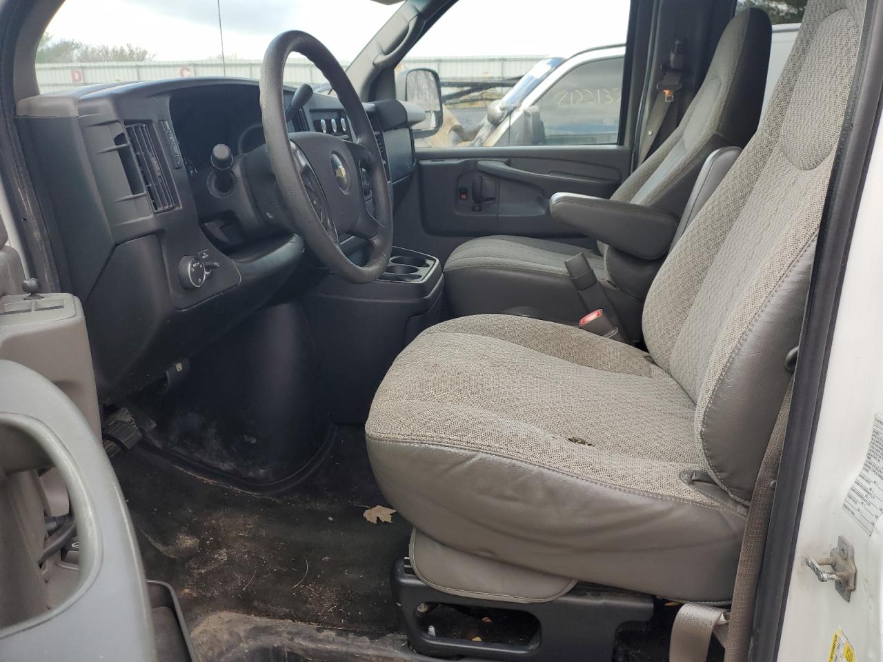 2009 Chevrolet Express VIN 1GAHG35K791182841 Copart auction photo, front end / minor dent/scratches damage thumbnail 7