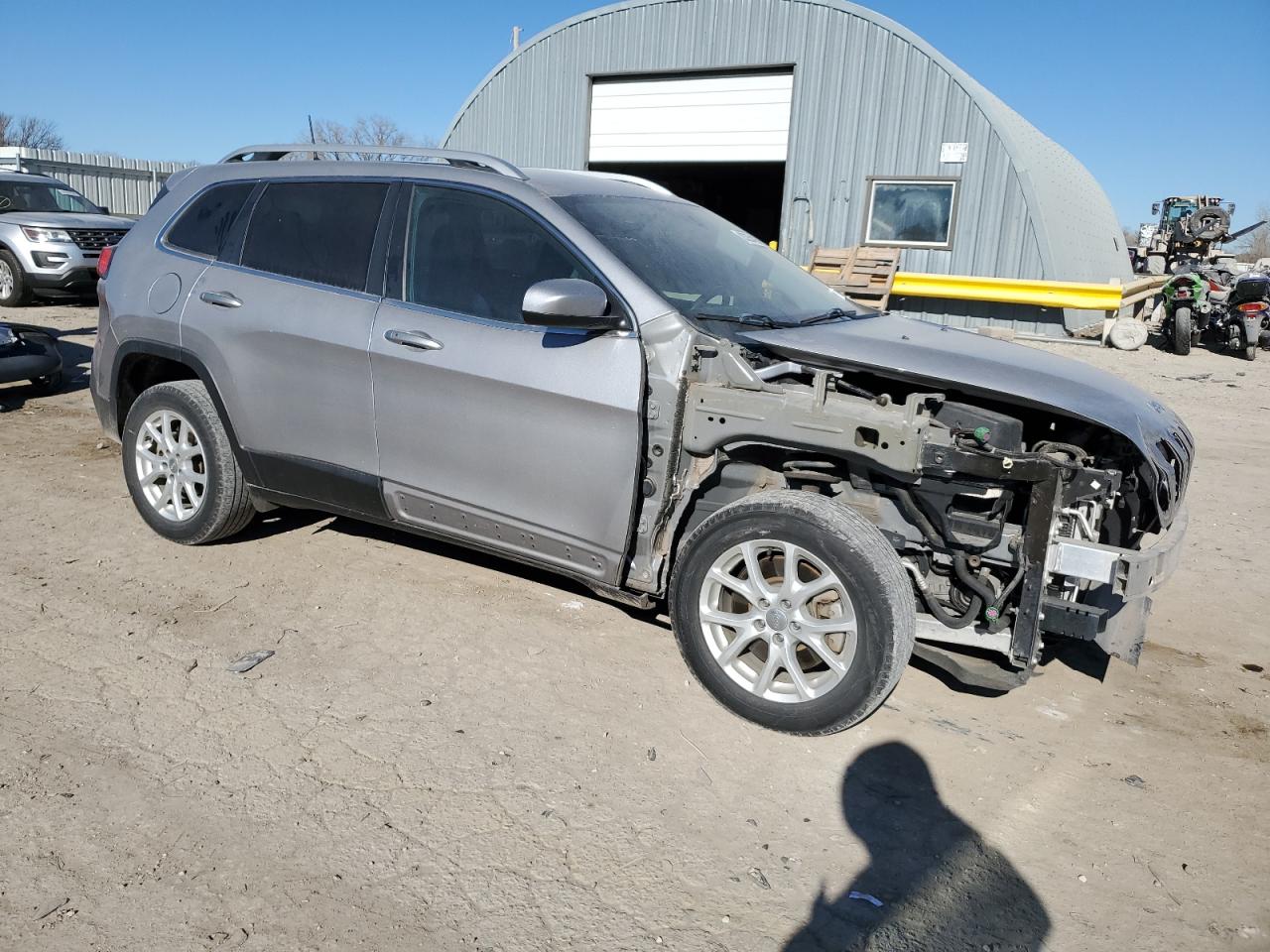 2018 Jeep Grand Cherokee VIN 1C4PJLLB5JD557748 Copart auction photo, front end damage thumbnail 4
