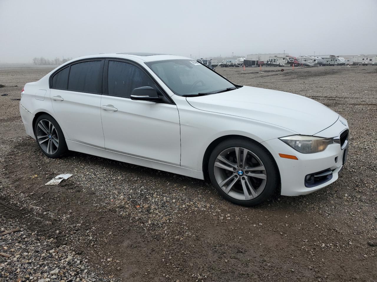 2013 BMW 3er VIN WBA3A5G52DNP21080 Copart auction photo, rear end / minor dent/scratches damage thumbnail 4