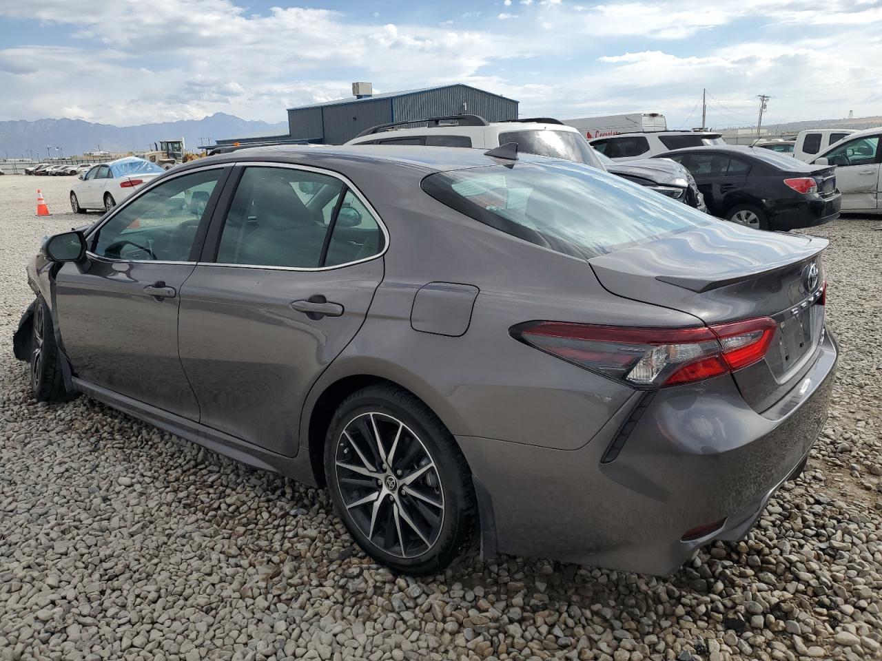 2022 Toyota Camry VIN 4T1G11BK7NU071773 Copart auction photo, front end damage thumbnail 2