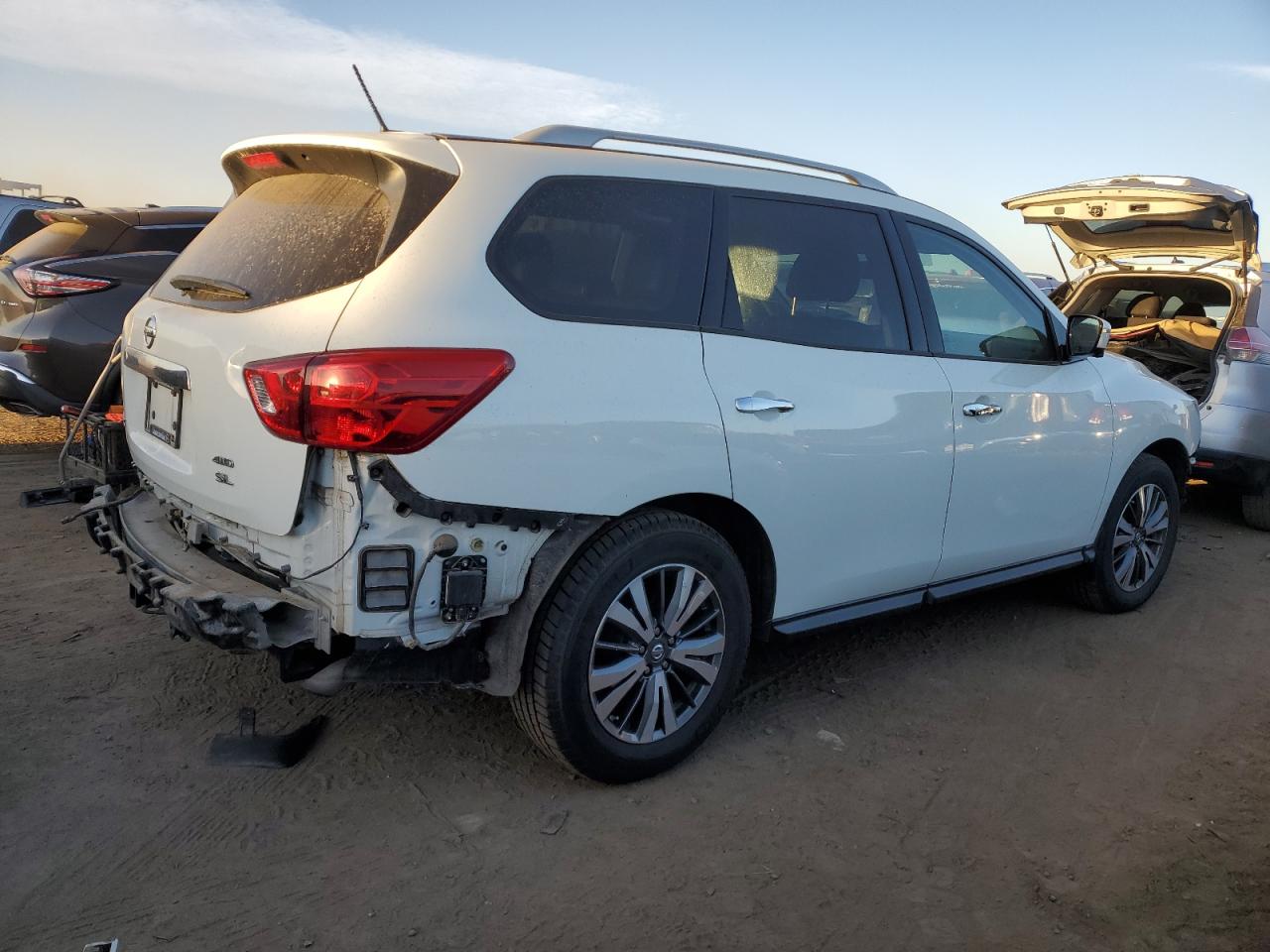 2017 Nissan Pathfinder VIN 5N1DR2MM9HC676467 Copart auction photo, front end / rear end damage thumbnail 3
