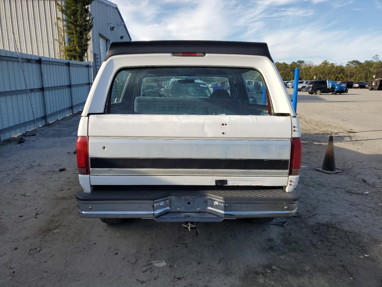 1994 Ford Bronco VIN 1FMEU15N0RLA76670 Copart auction photo, side damage thumbnail 6