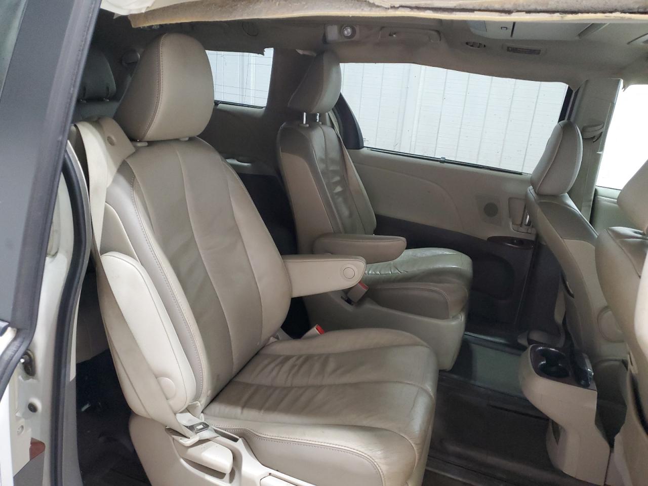 2012 Toyota Sienna VIN 5TDDK3DC3CS043587 Copart auction photo, front end damage thumbnail 11