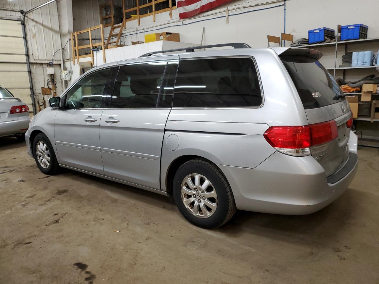 2010 Honda Odyssey VIN 5FNRL3H79AB092150 Copart auction photo, rear end damage thumbnail 2