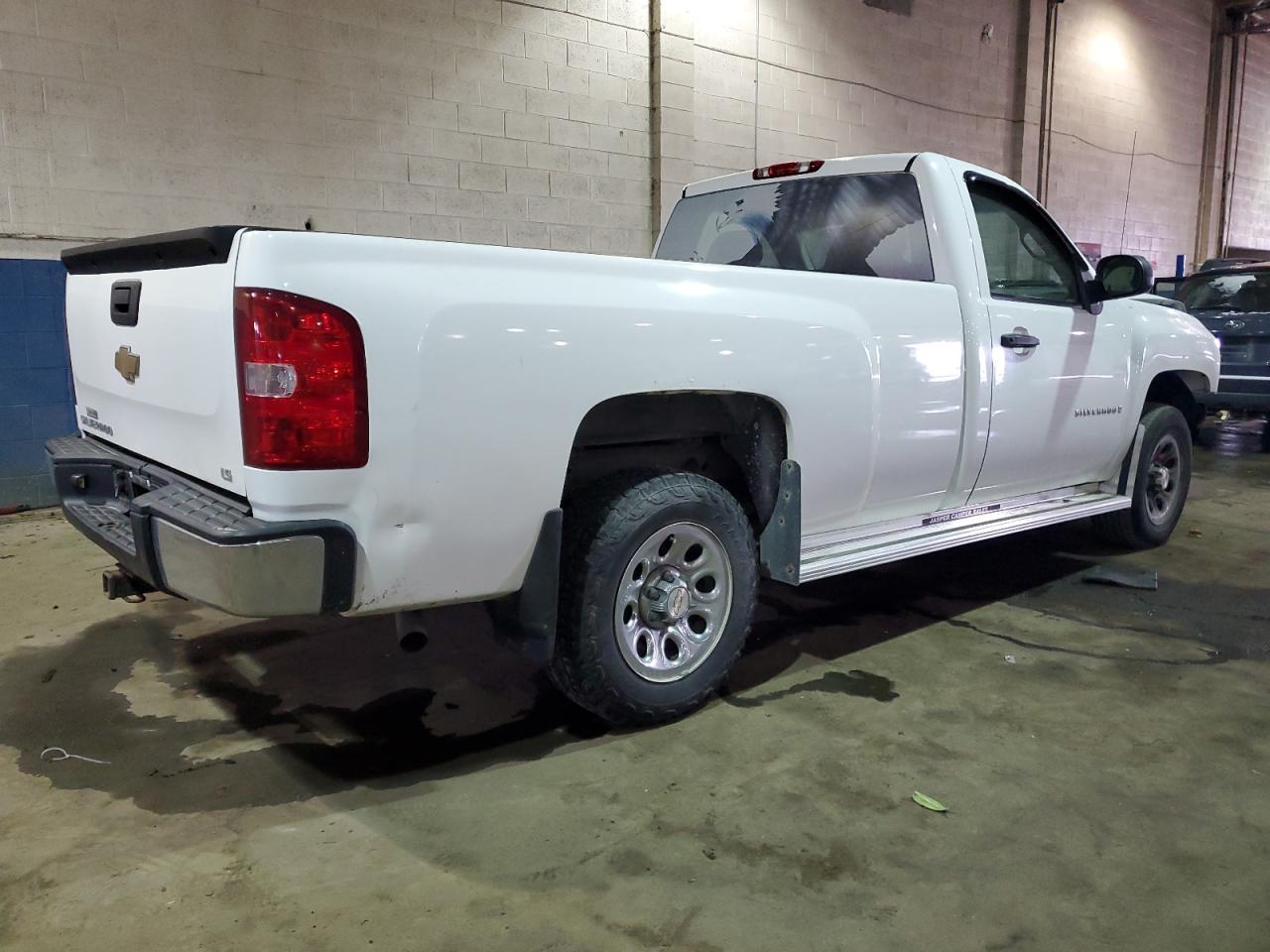 2008 Chevrolet Silverado VIN 1GCEC14X38Z171648 Copart auction photo, front end damage thumbnail 3