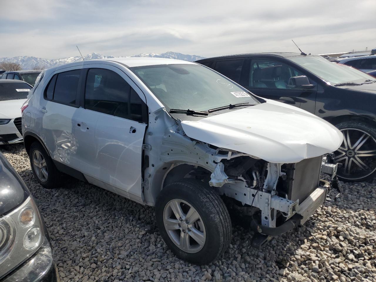 2020 Chevrolet Trax VIN 3GNCJKSB1LL313075 Copart auction photo, front end / side damage thumbnail 4