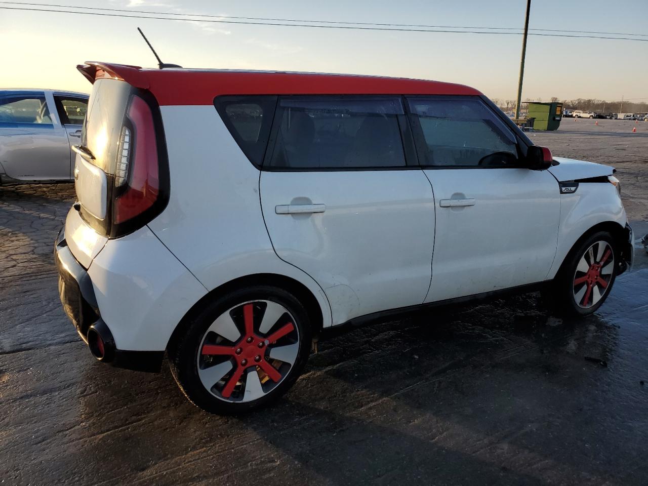 2016 KIA Soul VIN KNDJP3A55G7281290 Copart auction photo, front end / minor dent/scratches damage thumbnail 3