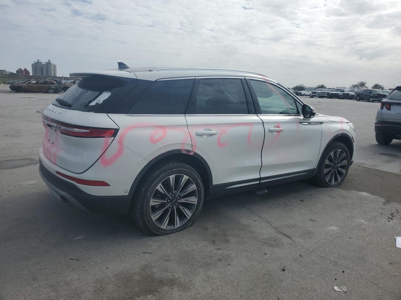 2020 Lincoln Corsair VIN 5LMCJ2C99LUL07298 Copart auction photo, vandalism damage thumbnail 3