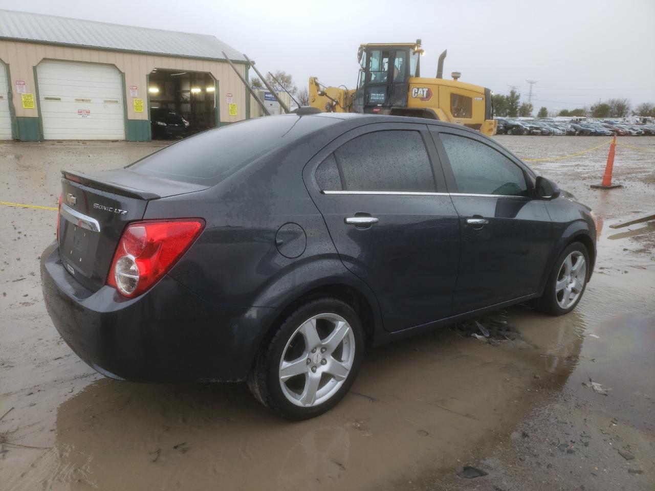 2015 Chevrolet Sonic VIN 1G1JE5SB4F4188095 Copart auction photo, minor dent/scratches damage thumbnail 3
