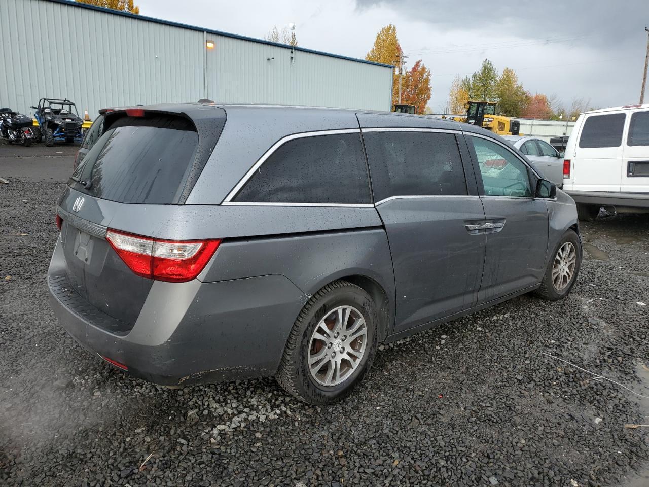 2011 Honda Odyssey VIN 5FNRL5H60BB001173 Copart auction photo, front end / side damage thumbnail 3