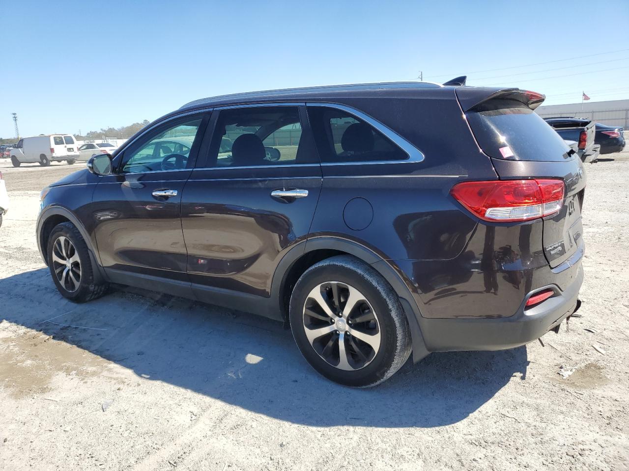 2018 KIA Sorento VIN 5XYPH4A59JG362638 Copart auction photo, rear end damage thumbnail 2