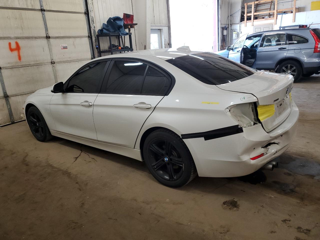 2015 BMW 3er VIN WBA3B5G57FNS17639 Copart auction photo, rear end damage thumbnail 2