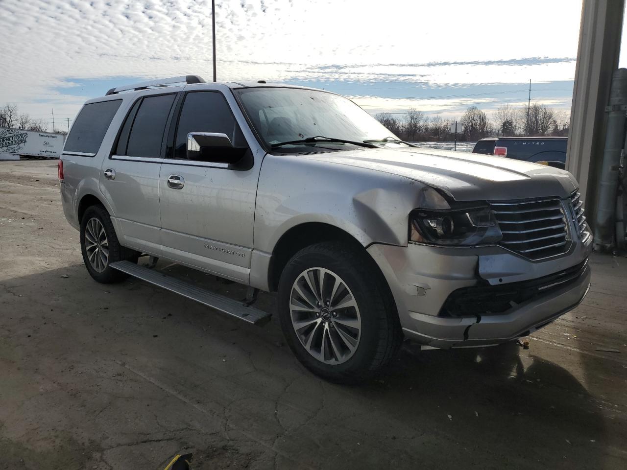2017 Lincoln Navigator VIN 5LMJJ2JT0HEL06953 Copart auction photo, front end damage thumbnail 4