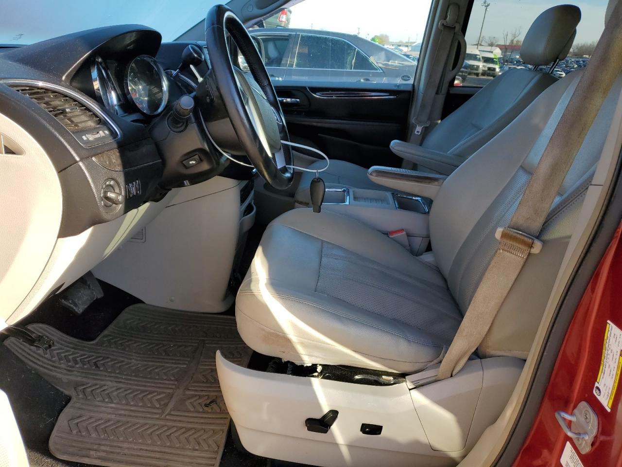 2013 Chrysler Town & Country VIN 2C4RC1CG8DR537739 Copart auction photo, side / mechanical damage thumbnail 7