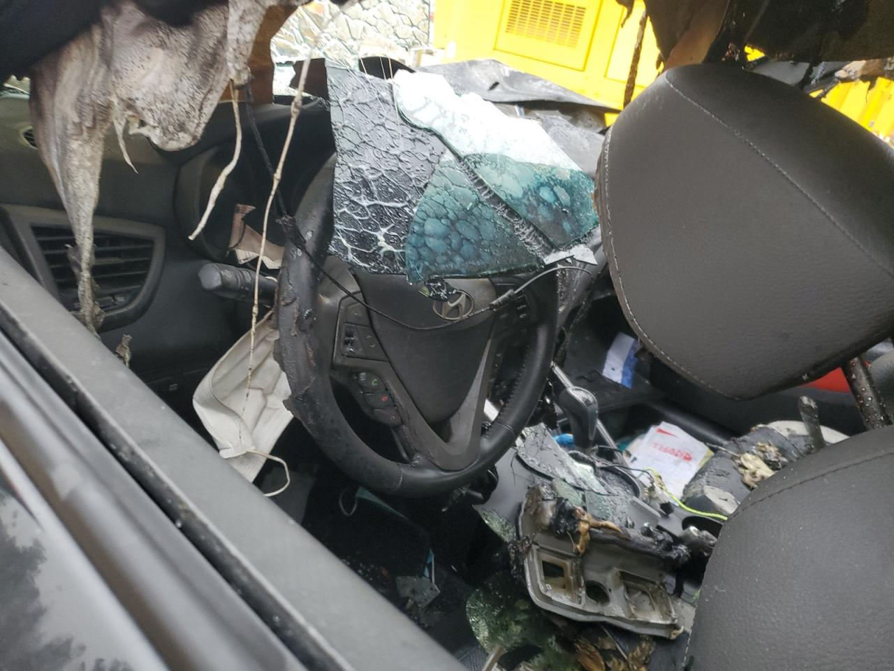 2015 Hyundai Veloster VIN KMHTC6AE5FU239834 Copart auction photo, burn damage thumbnail 8