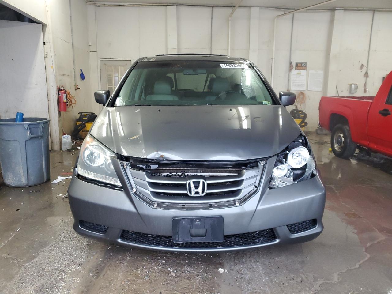 2008 Honda Odyssey VIN 5FNRL38728B109588 Copart auction photo, front end / rear end damage thumbnail 5