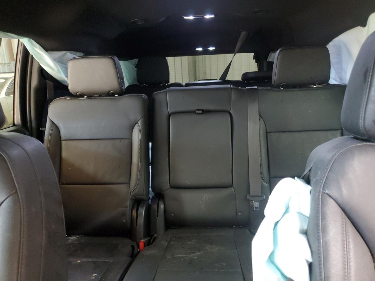 2022 Chevrolet Suburban VIN 1GNSKDKD3NR363879 Copart auction photo, all over / front end damage thumbnail 10