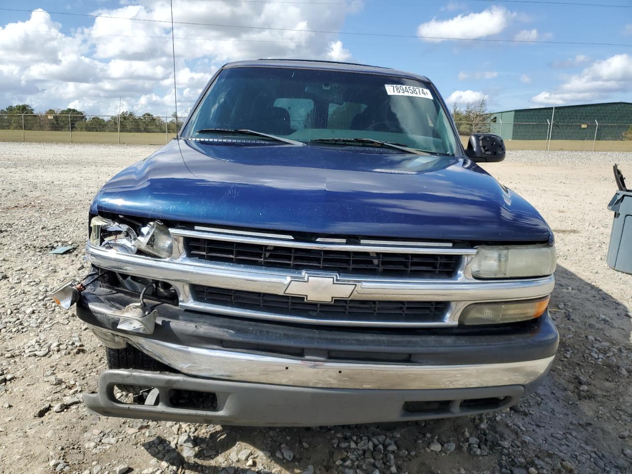 2002 Chevrolet Tahoe VIN 1GNEC13V02J252927 Copart auction photo, front end / side damage thumbnail 5