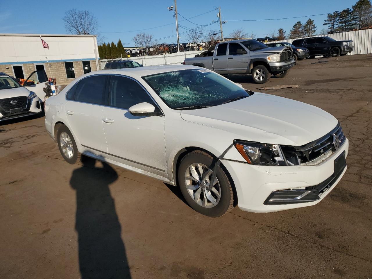 2017 Volkswagen Passat VIN 1VWAT7A30HC076905 Copart auction photo, front end damage thumbnail 4