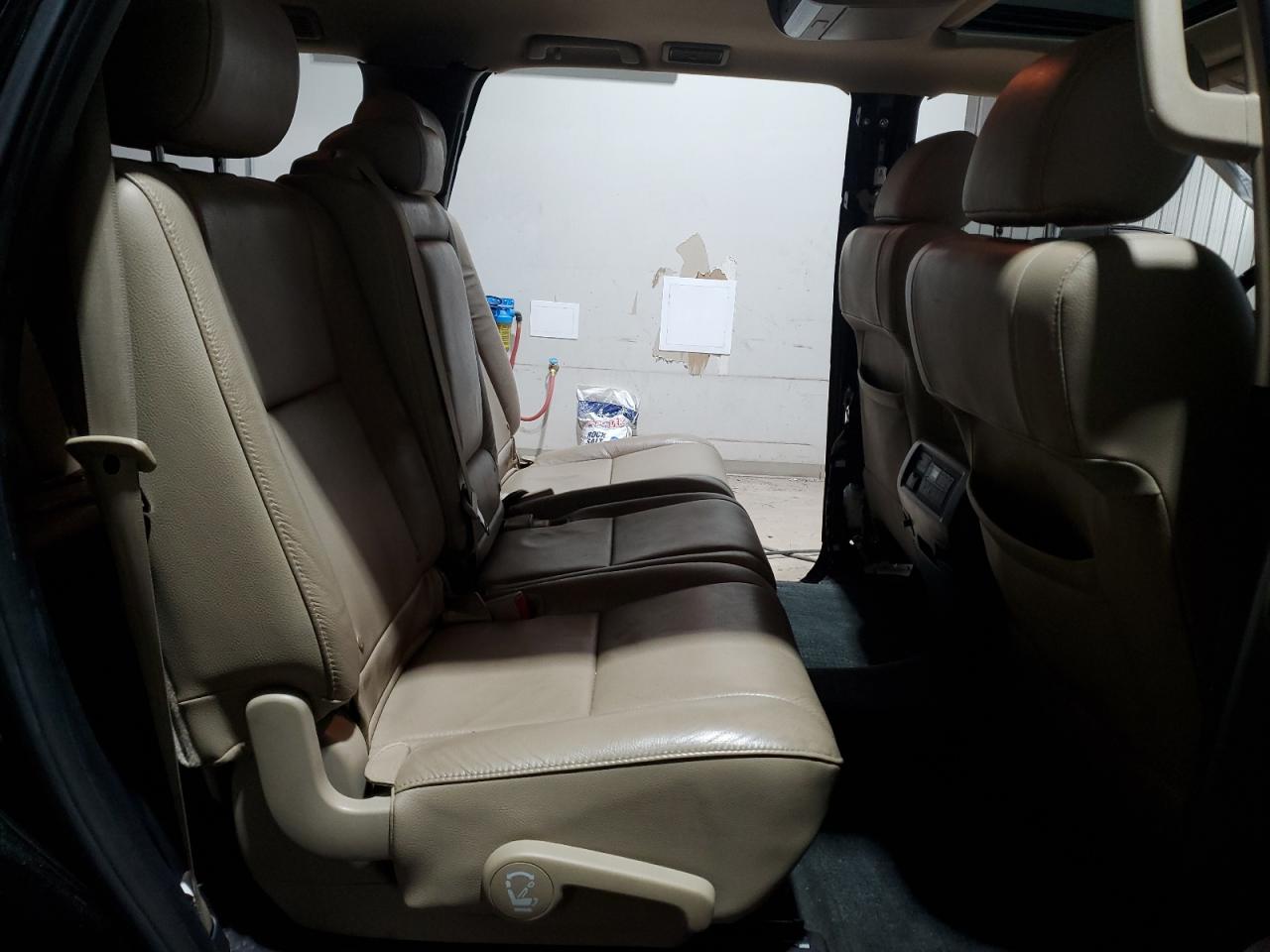 2017 Toyota Sequoia VIN 5TDJY5G17HS147837 Copart auction photo, all over damage thumbnail 11