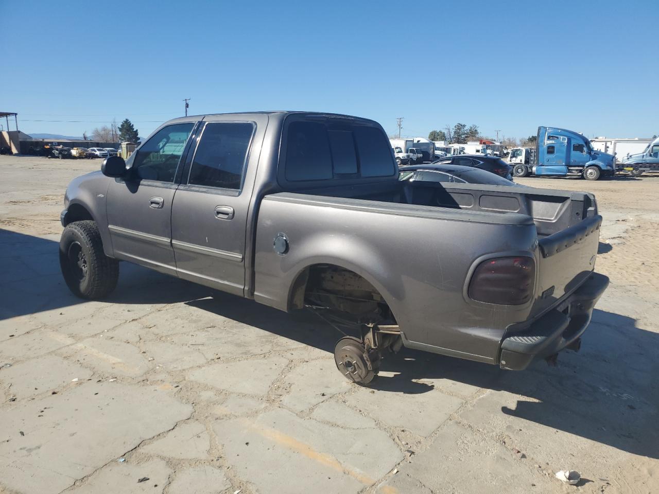2003 Ford F-150 VIN 1FTRW07L83KC58930 Copart auction photo, front end / undercarriage damage thumbnail 2