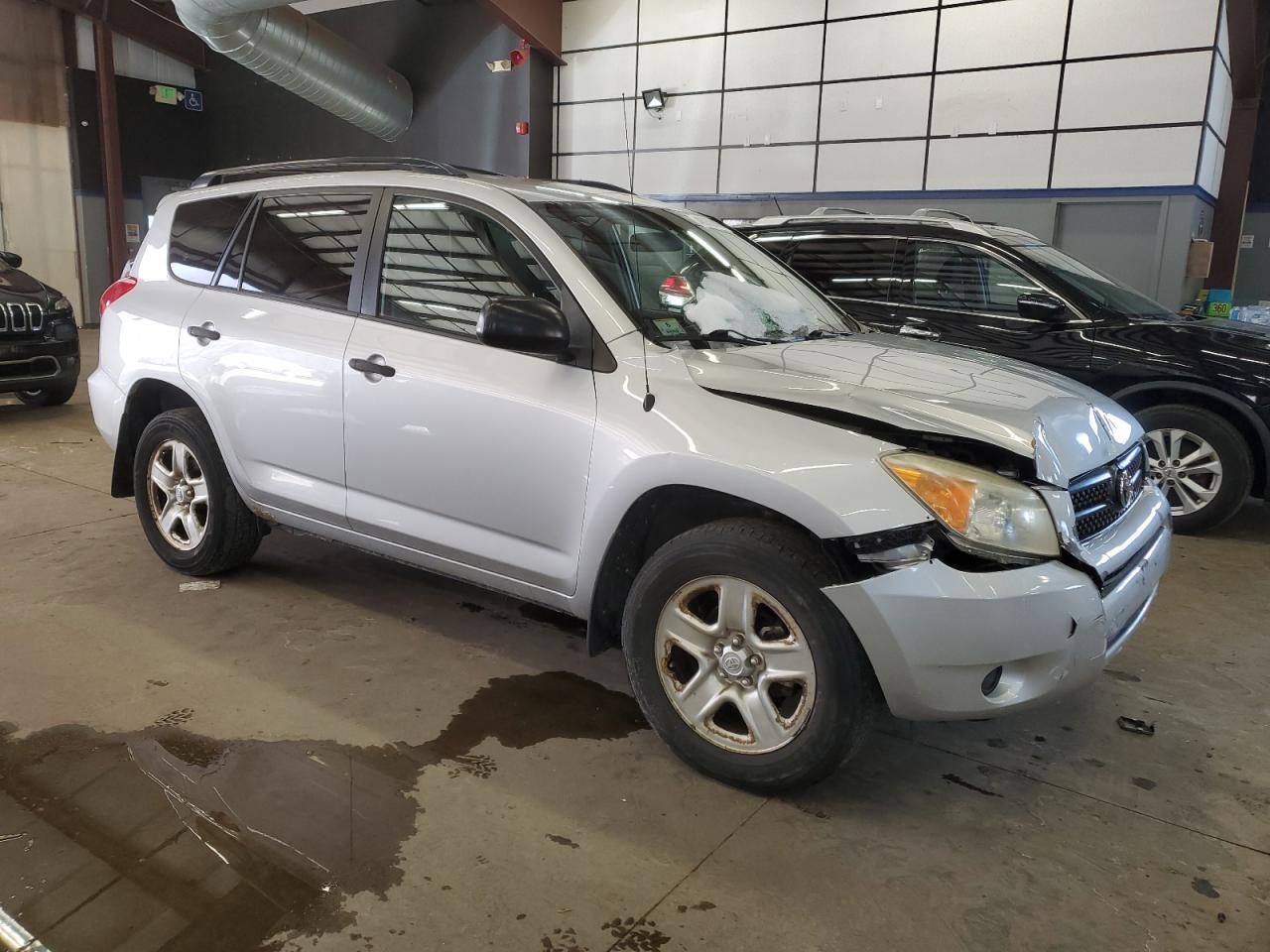 2007 Toyota RAV 4 VIN JTMBD33V576045111 Copart auction photo, front end / minor dent/scratches damage thumbnail 4