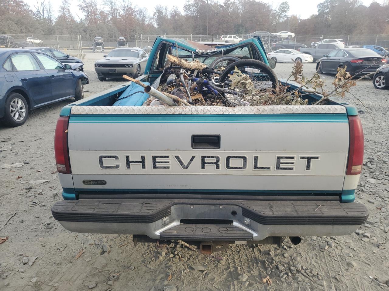 1994 Chevrolet GMT-400 VIN 1GCDC14K3RE200171 Copart auction photo, all over damage thumbnail 6