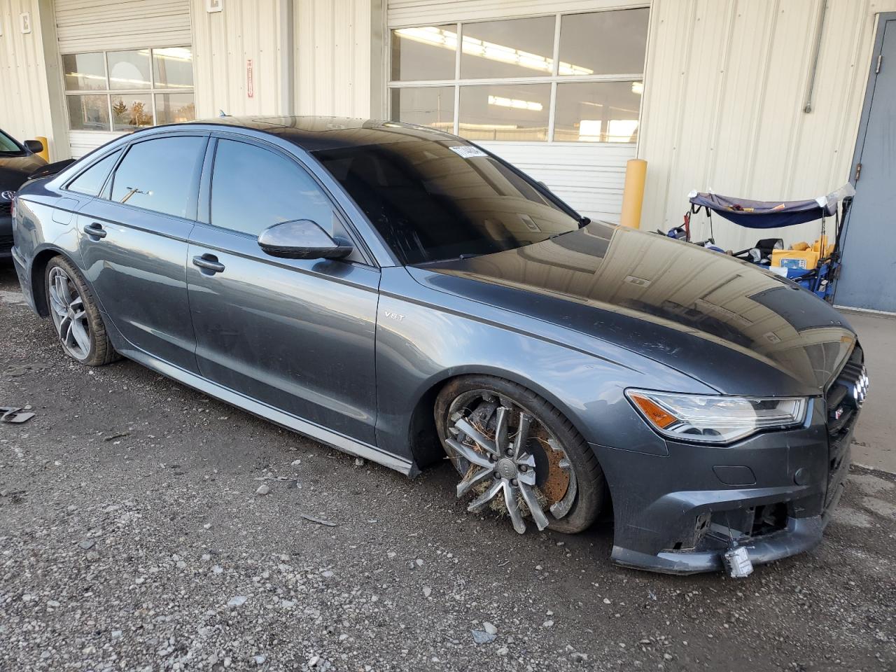 2018 Audi S6 VIN WAUHFAFC4JN010654 Copart auction photo, side / front end damage thumbnail 4
